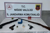 Niğde İl Jandarma’dan Ruhsatsız Silah ve Tehlikeli Madde Operasyonu